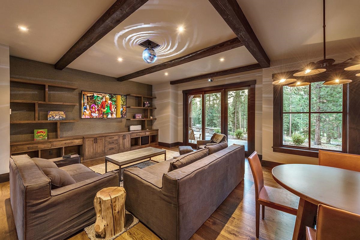 8221 Valhalla Drive, Truckee, CA, 96161