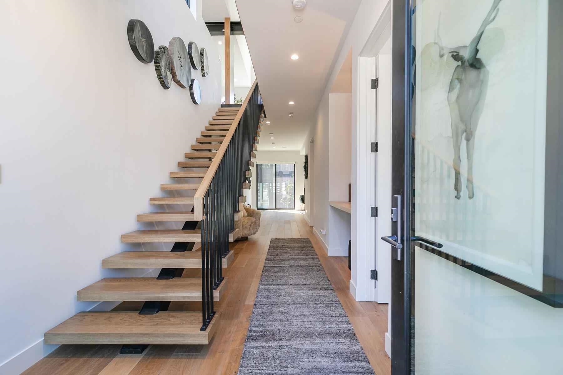 339 Palisades Circle