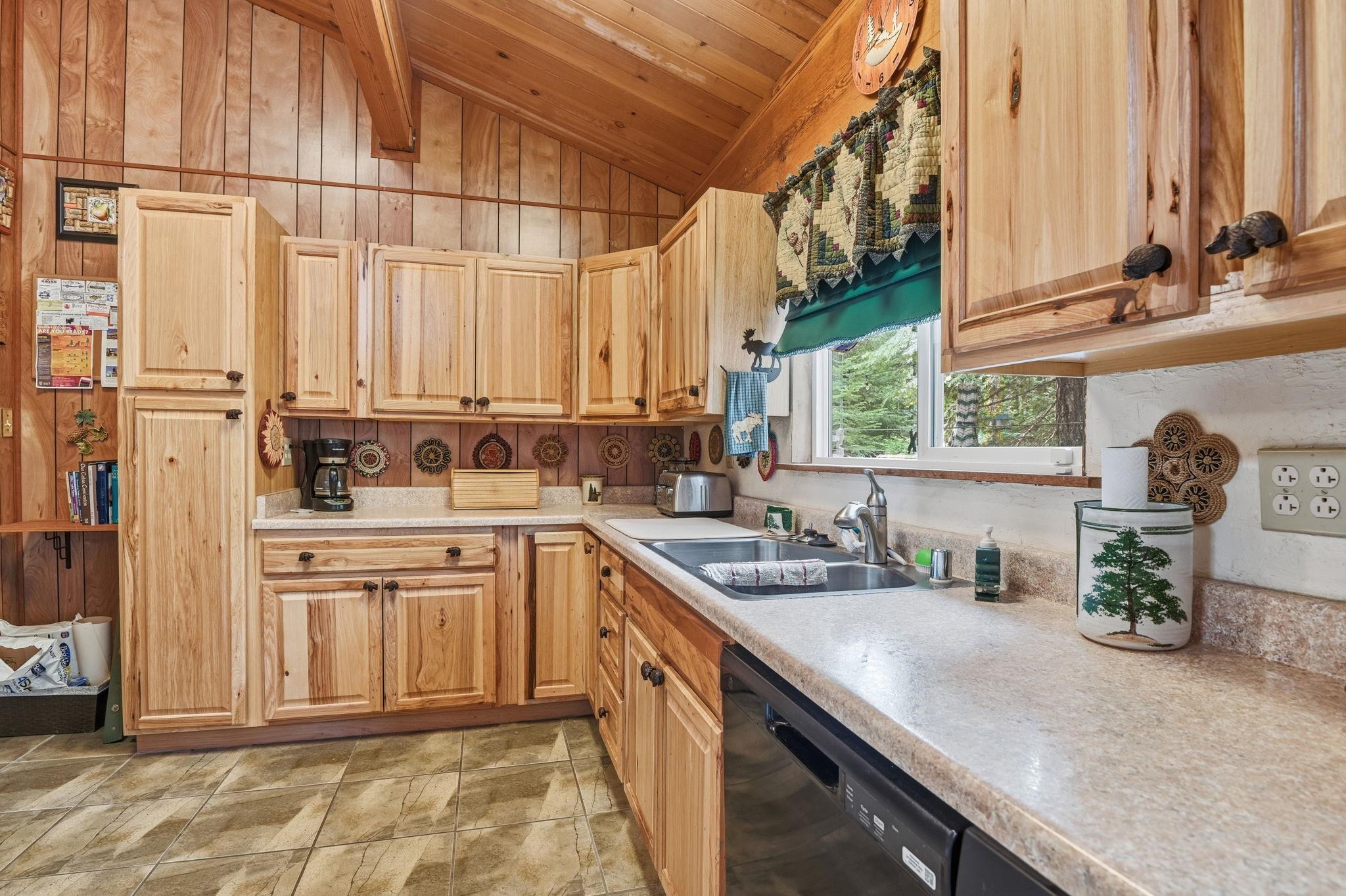 7112 10th Avenue, Tahoma, CA, 96142-0000