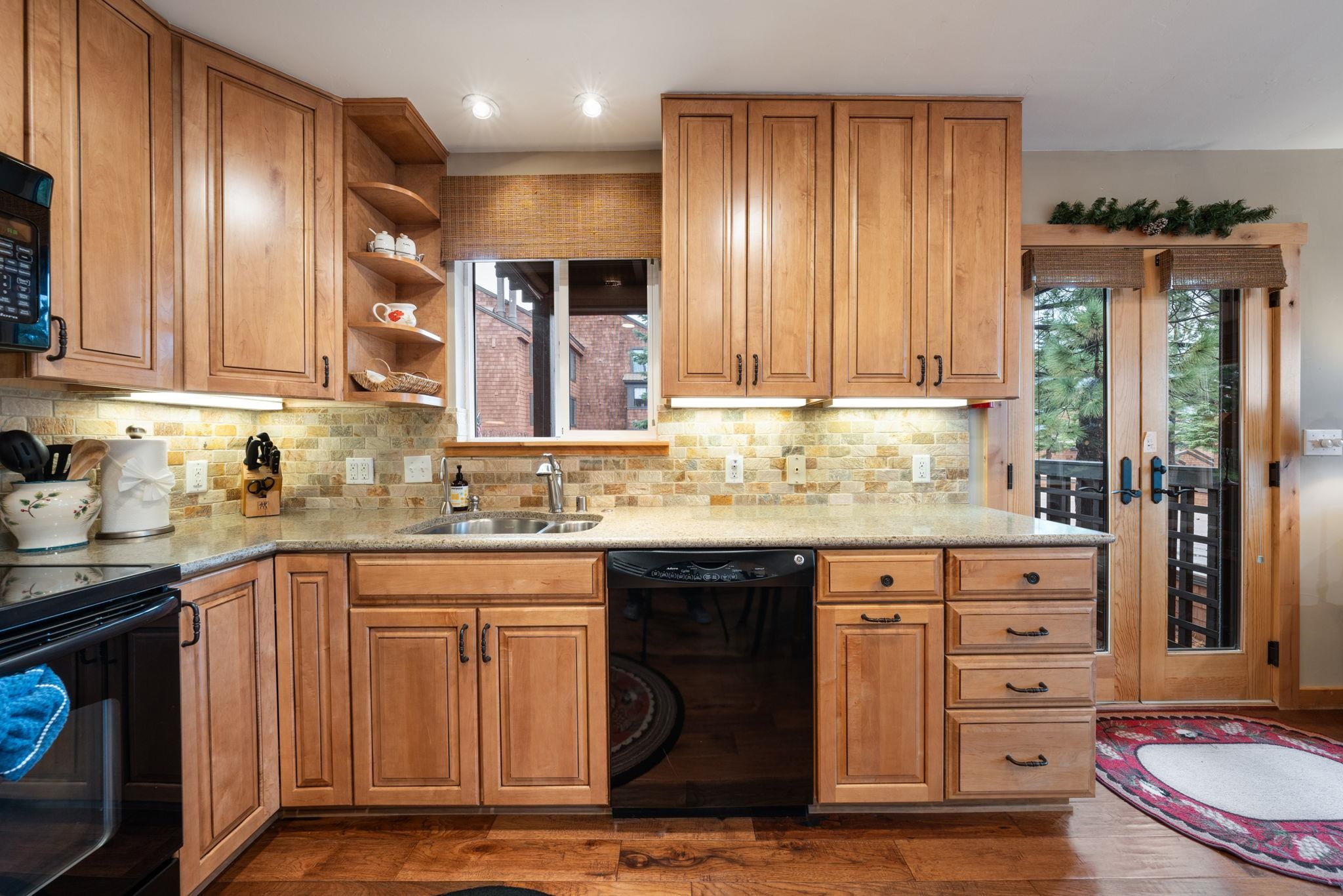 11711 Snowpeak Way #555