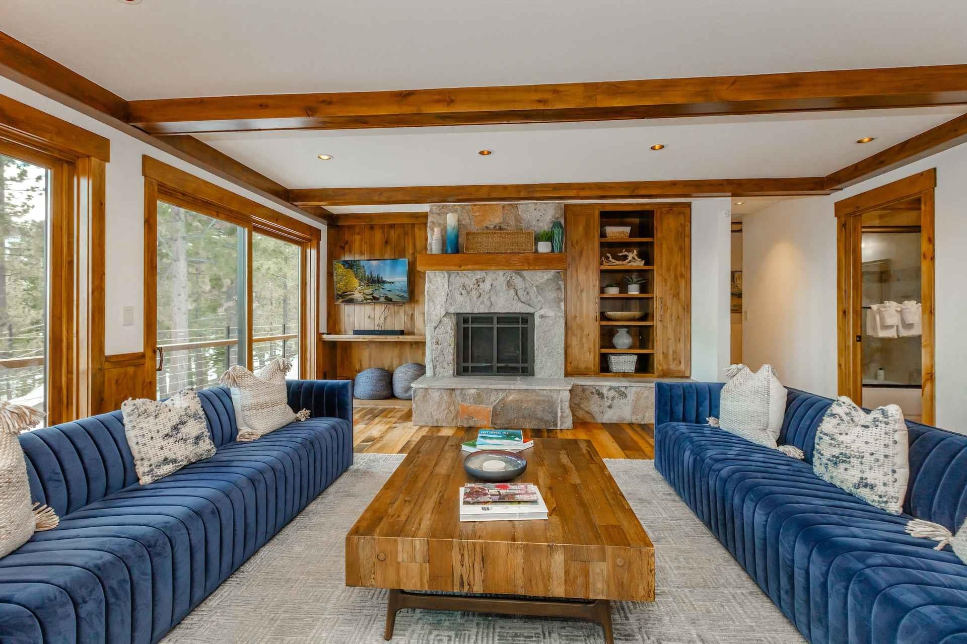 495 Lakeridge Court #2