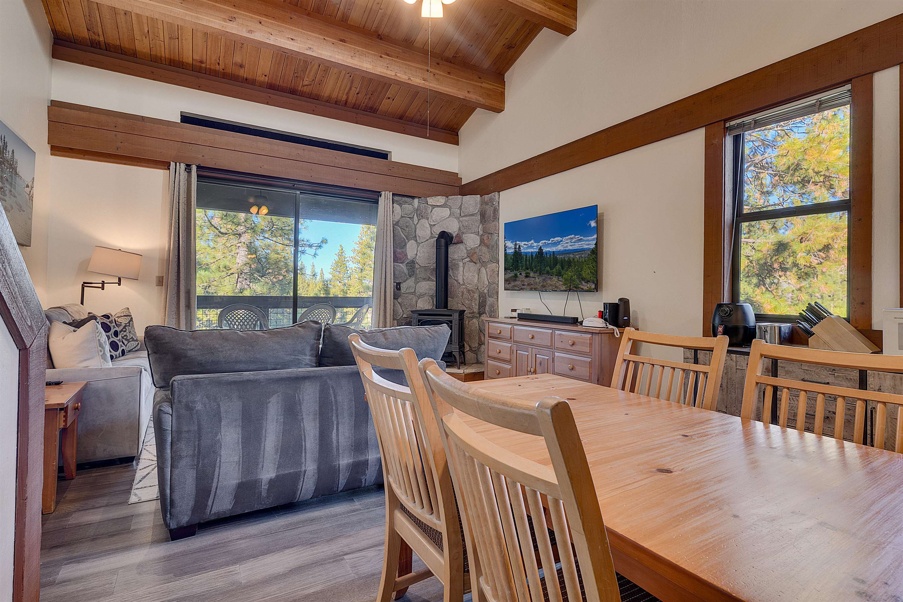 3180 Aspen Grove
