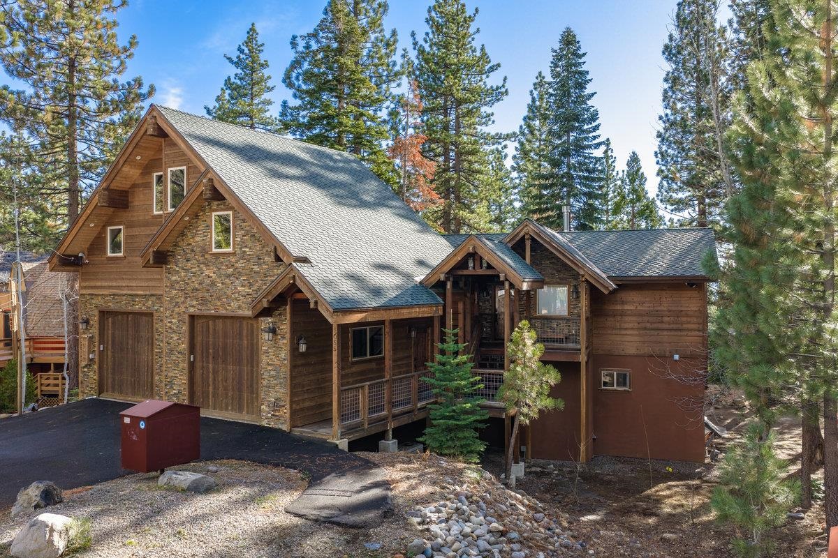 1055 Trent Lane