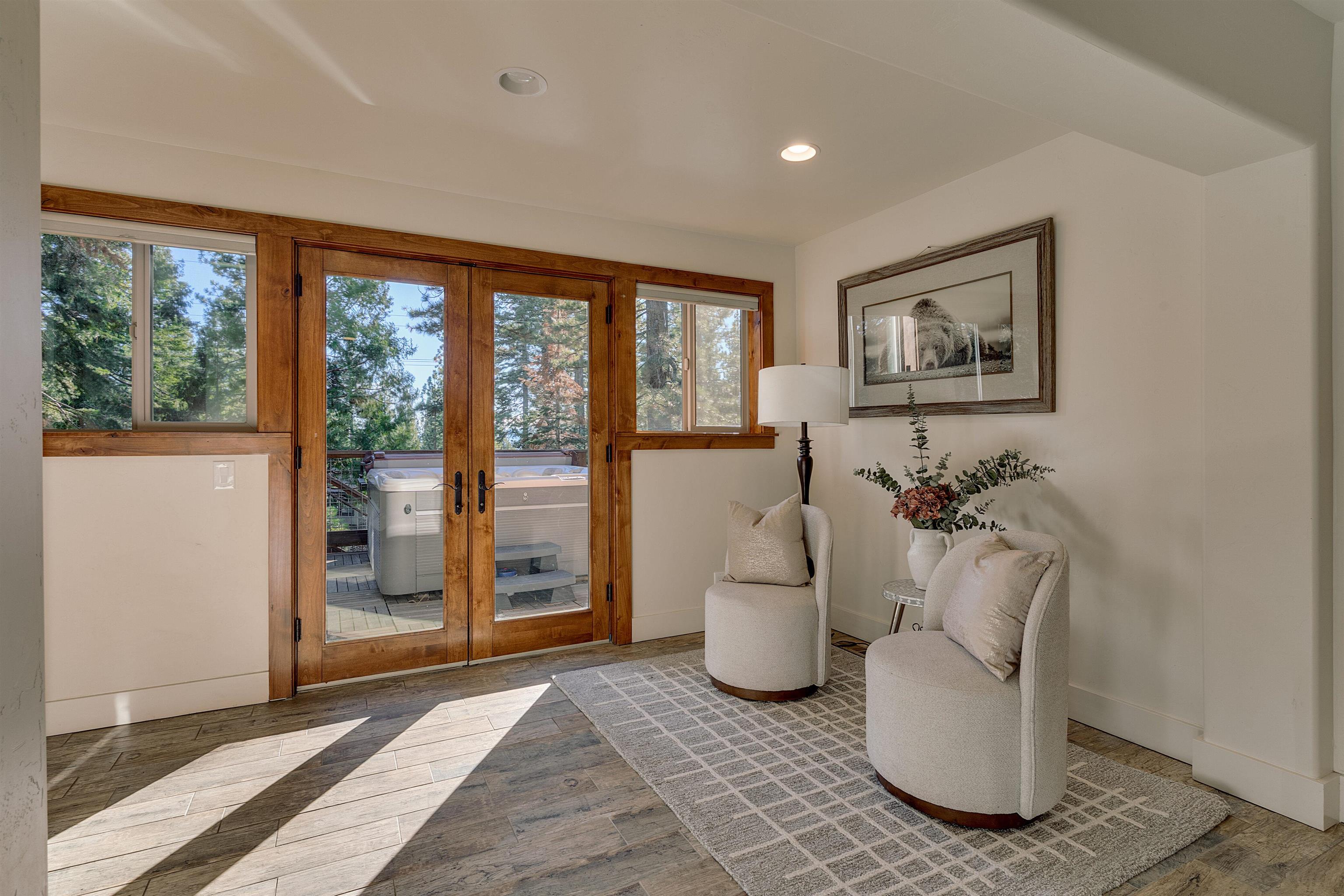 1055 Trent Lane