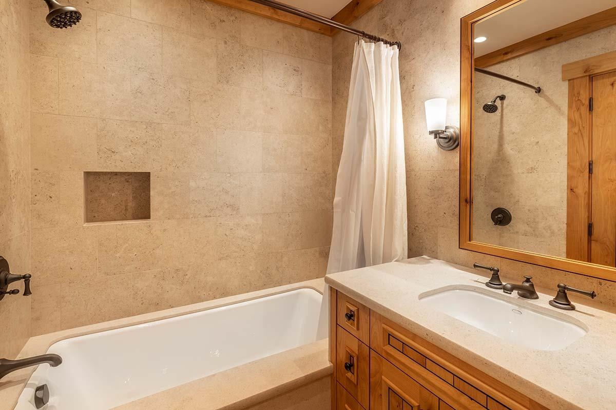 8458 Valhalla Drive, Truckee, CA, 96161