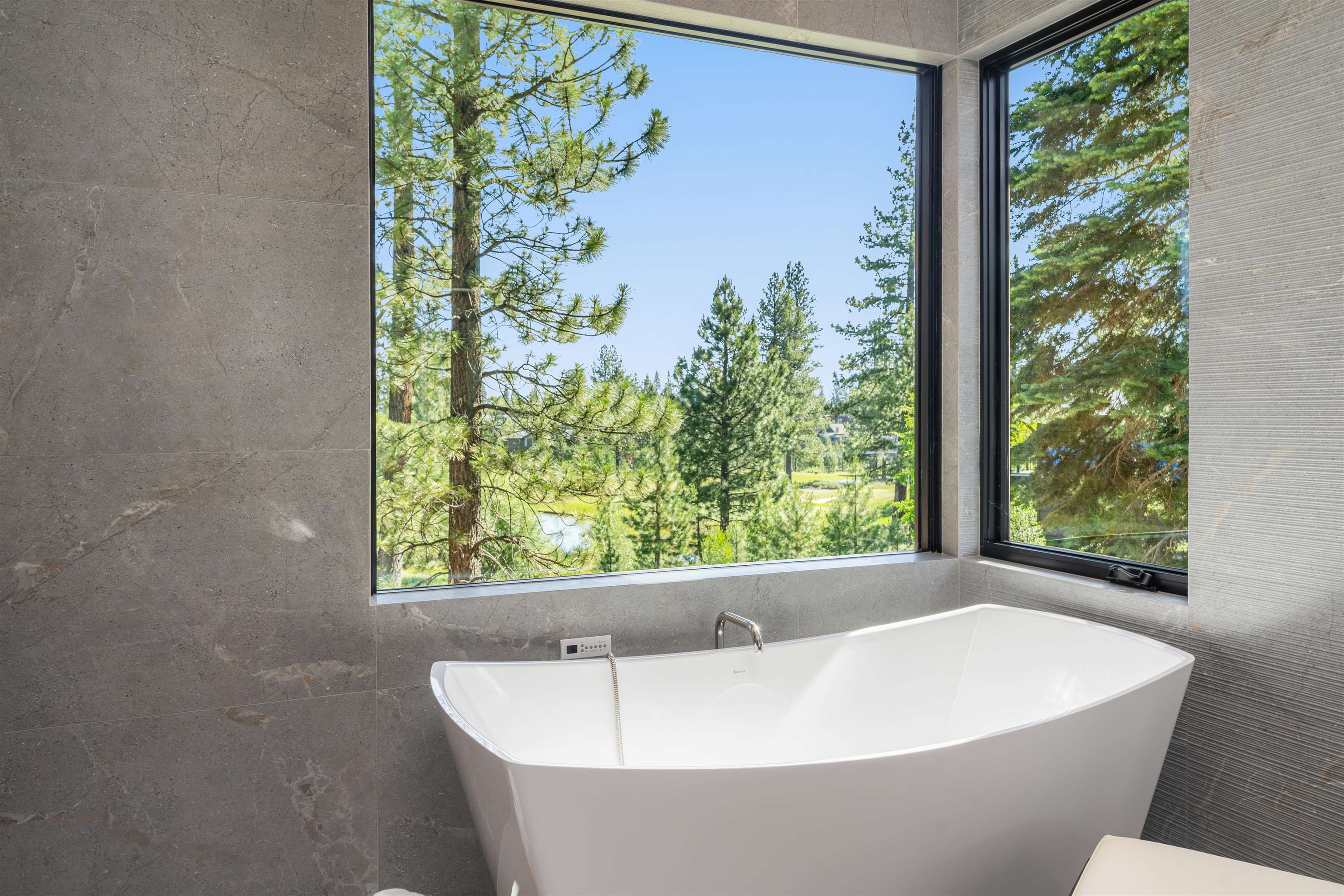 9337 Heartwood Drive, Truckee, CA, 96161