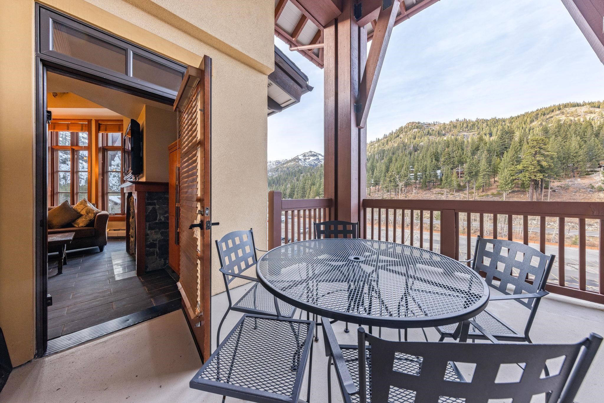 1850 Village South Road UNIT 4-417 (417 West), Olympic Valley, CA, 96146