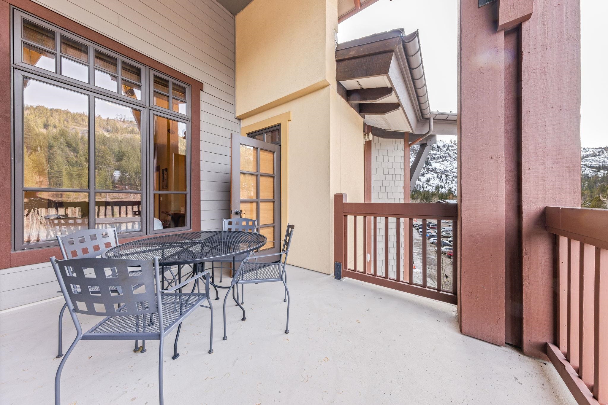 1850 Village South Road UNIT 4-417 (417 West), Olympic Valley, CA, 96146