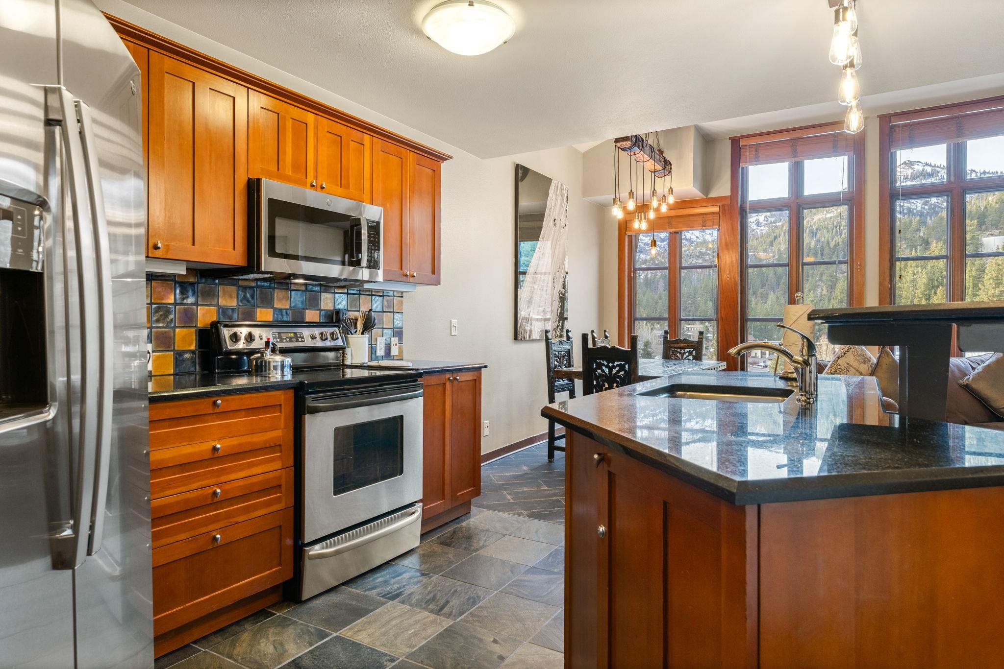 1850 Village South Road UNIT 4-417 (417 West), Olympic Valley, CA, 96146