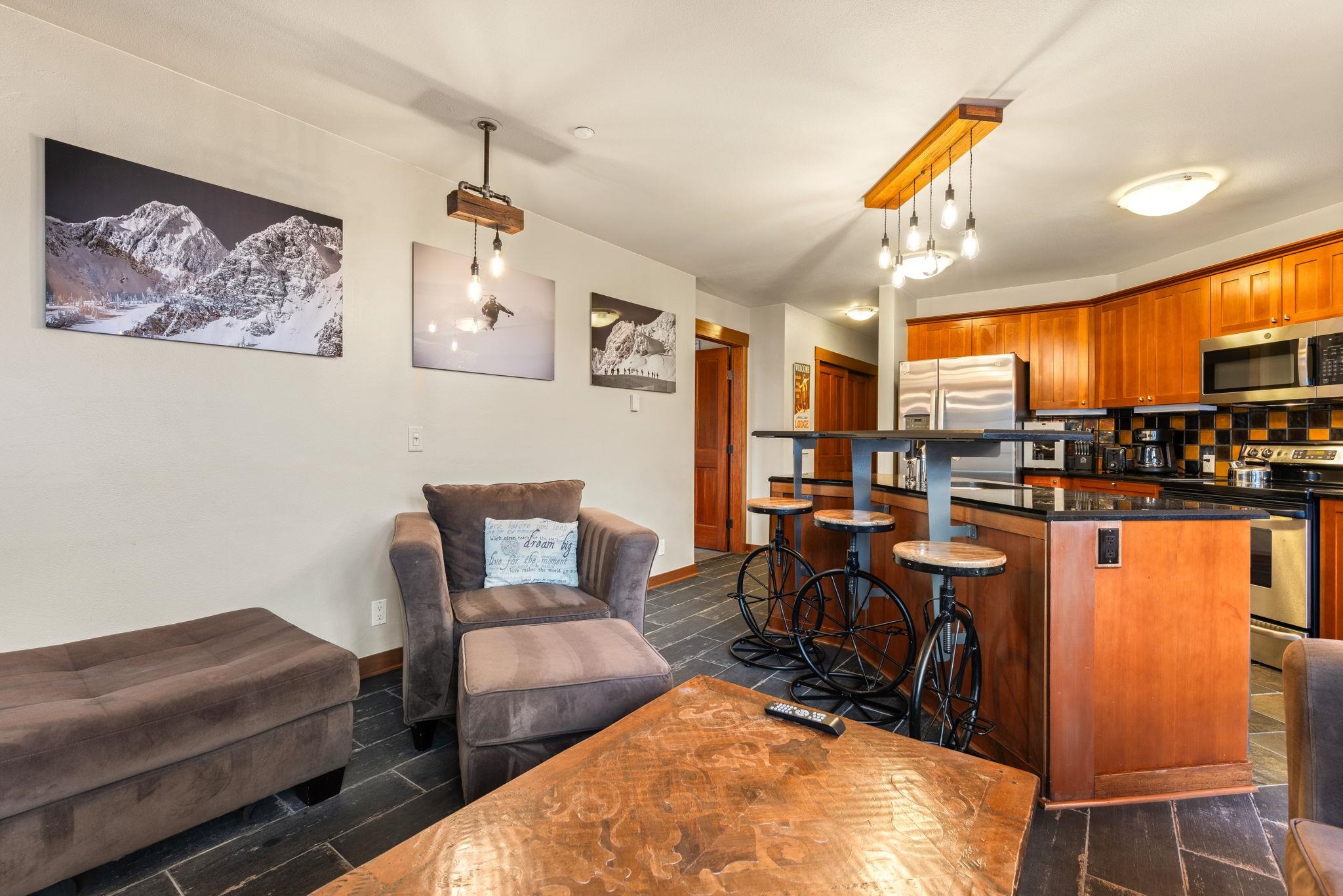 1850 Village South Road UNIT 4-417 (417 West), Olympic Valley, CA, 96146