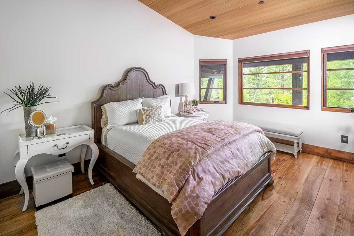 9619 Dunsmuir Way, Truckee, CA, 96161