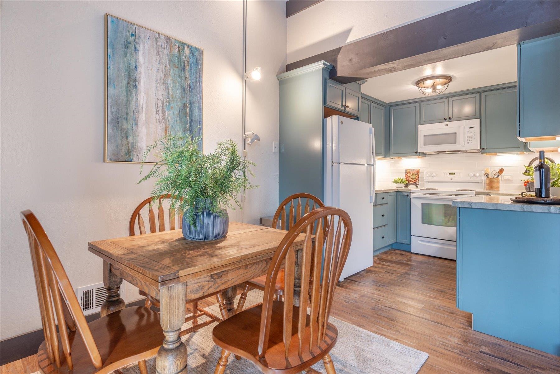 3115 North Lake Boulevard #18