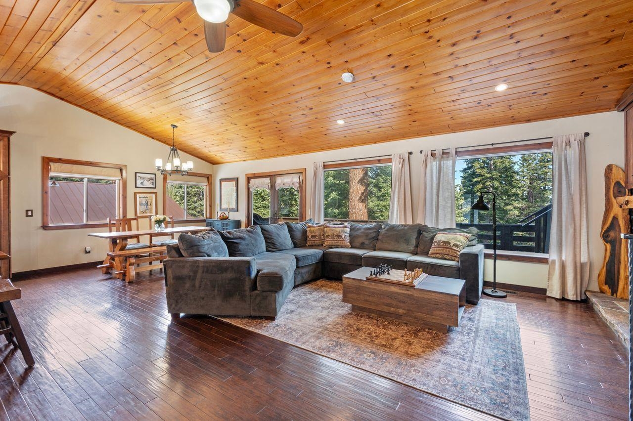 12395 Skislope Way, Truckee, CA, 96160-6620