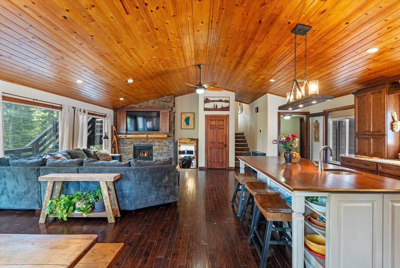 12395 Skislope Way, Truckee, CA, 96160-6620