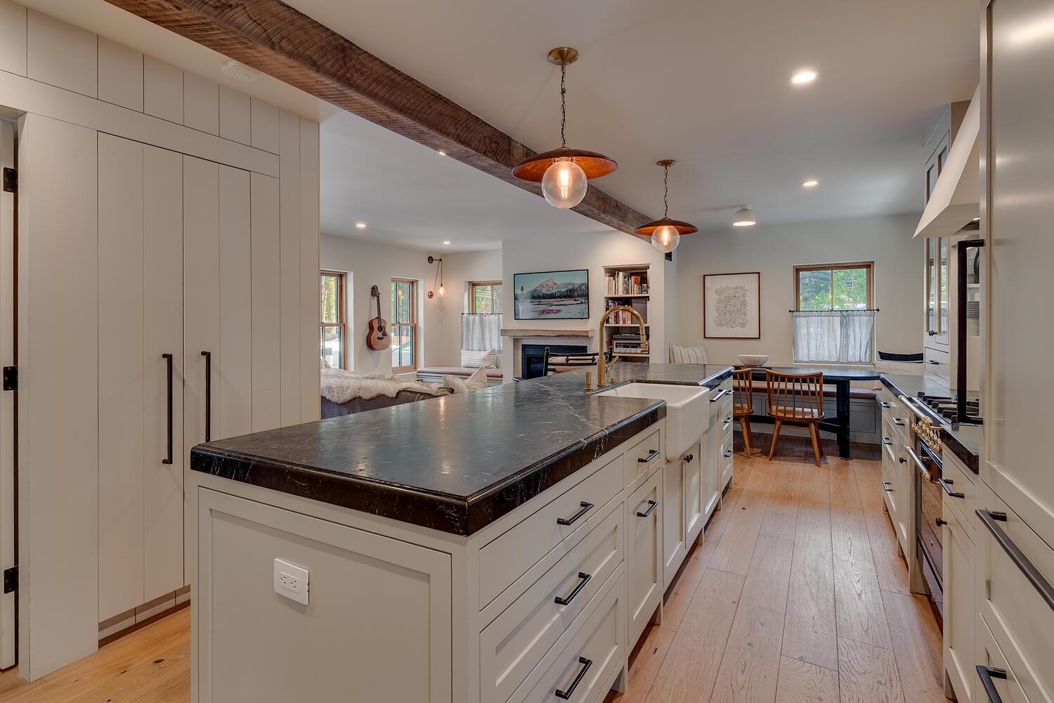 2045 West Lake Boulevard