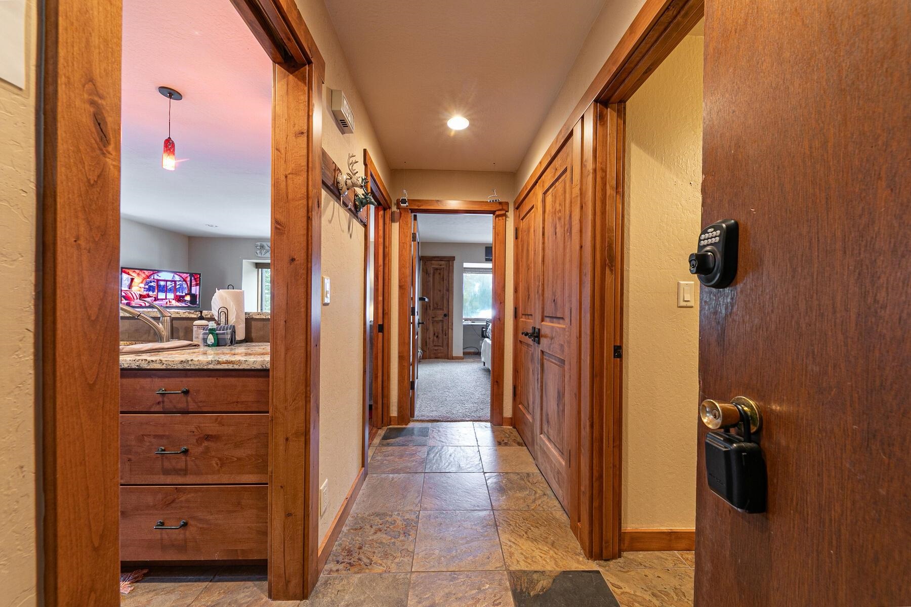 420 Shirley Canyon Road UNIT 34, Olympic Valley, CA, 96146-0000