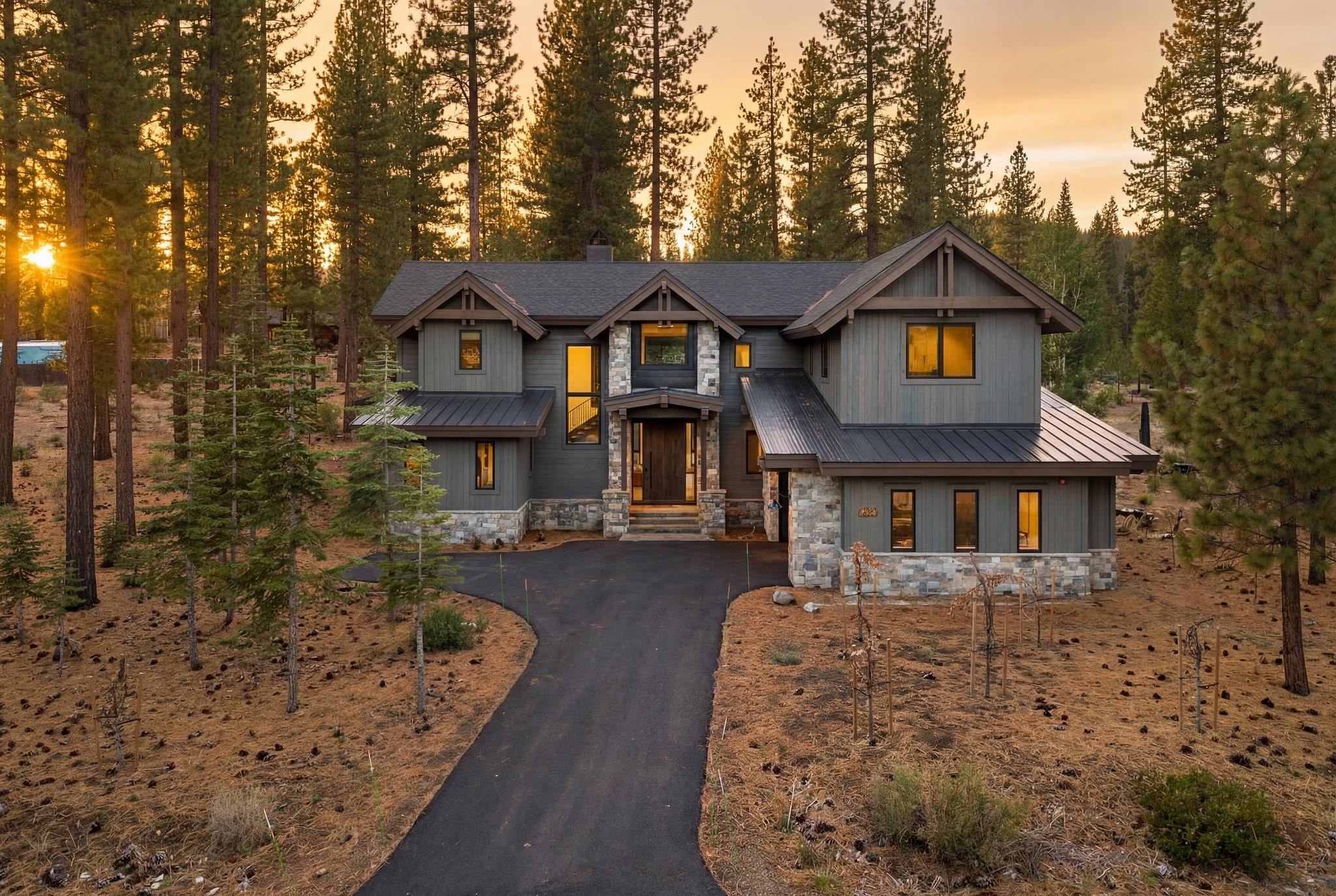 9400 Heartwood Drive, Truckee, CA, 96161-5208