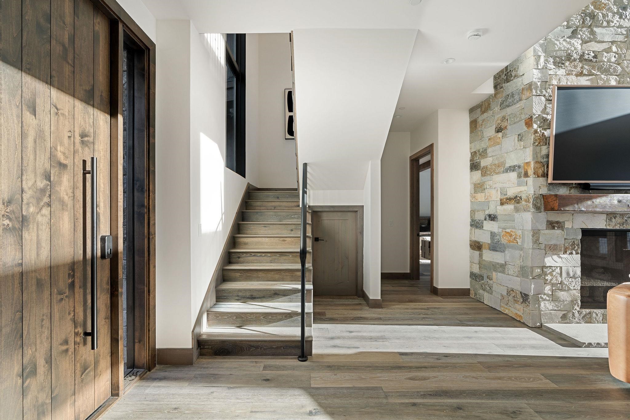9400 Heartwood Drive, Truckee, CA, 96161-5208
