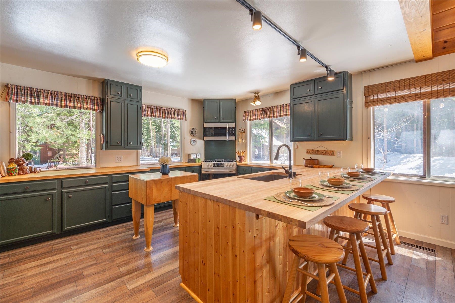 15609 Cottonwood Street, Truckee, CA, 96161
