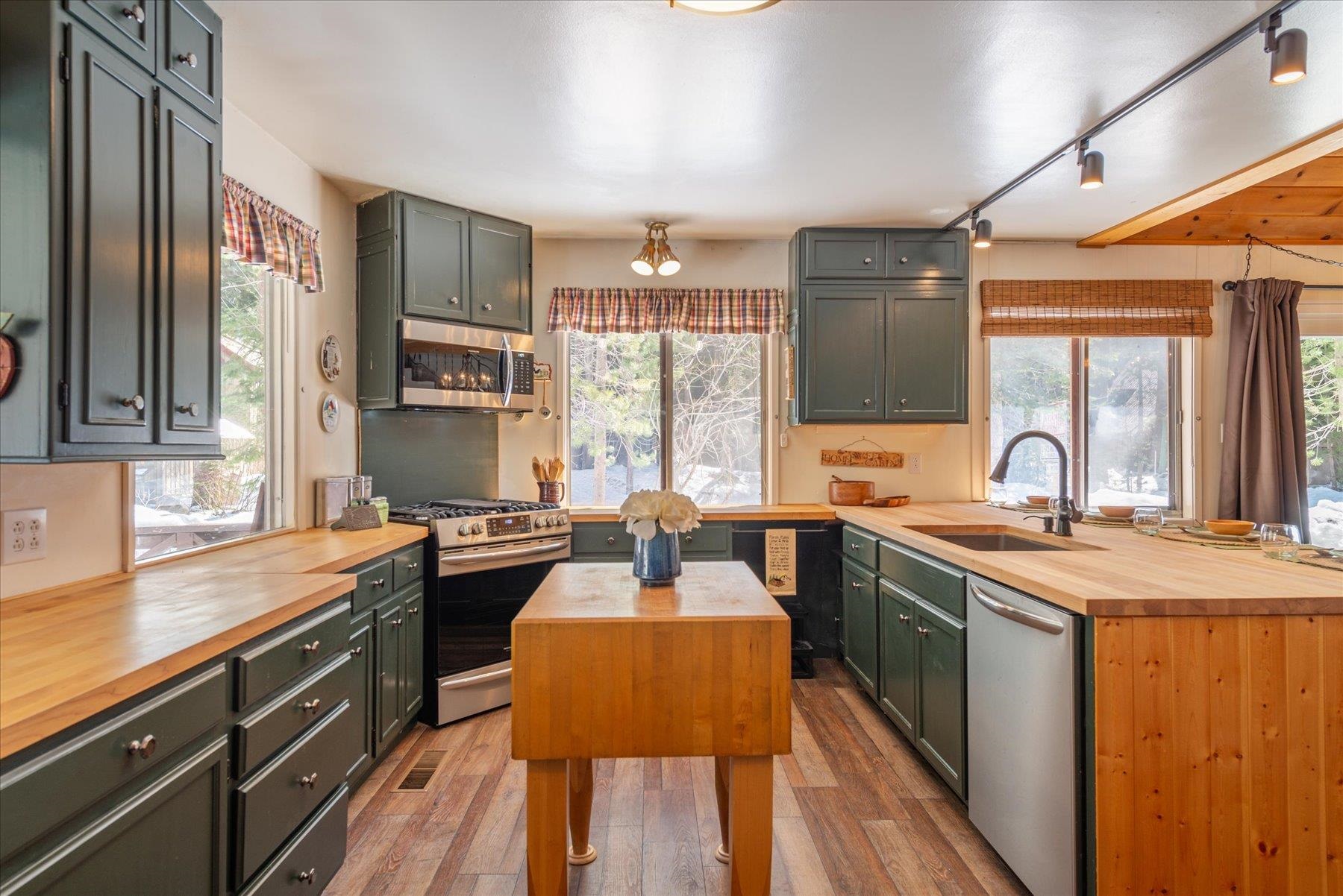 15609 Cottonwood Street, Truckee, CA, 96161