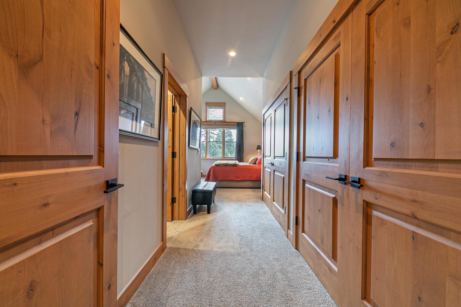 10200 Valmont Trail, Truckee, CA, 96161