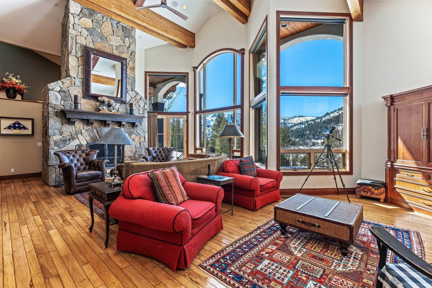 3122 Mountain Links Way