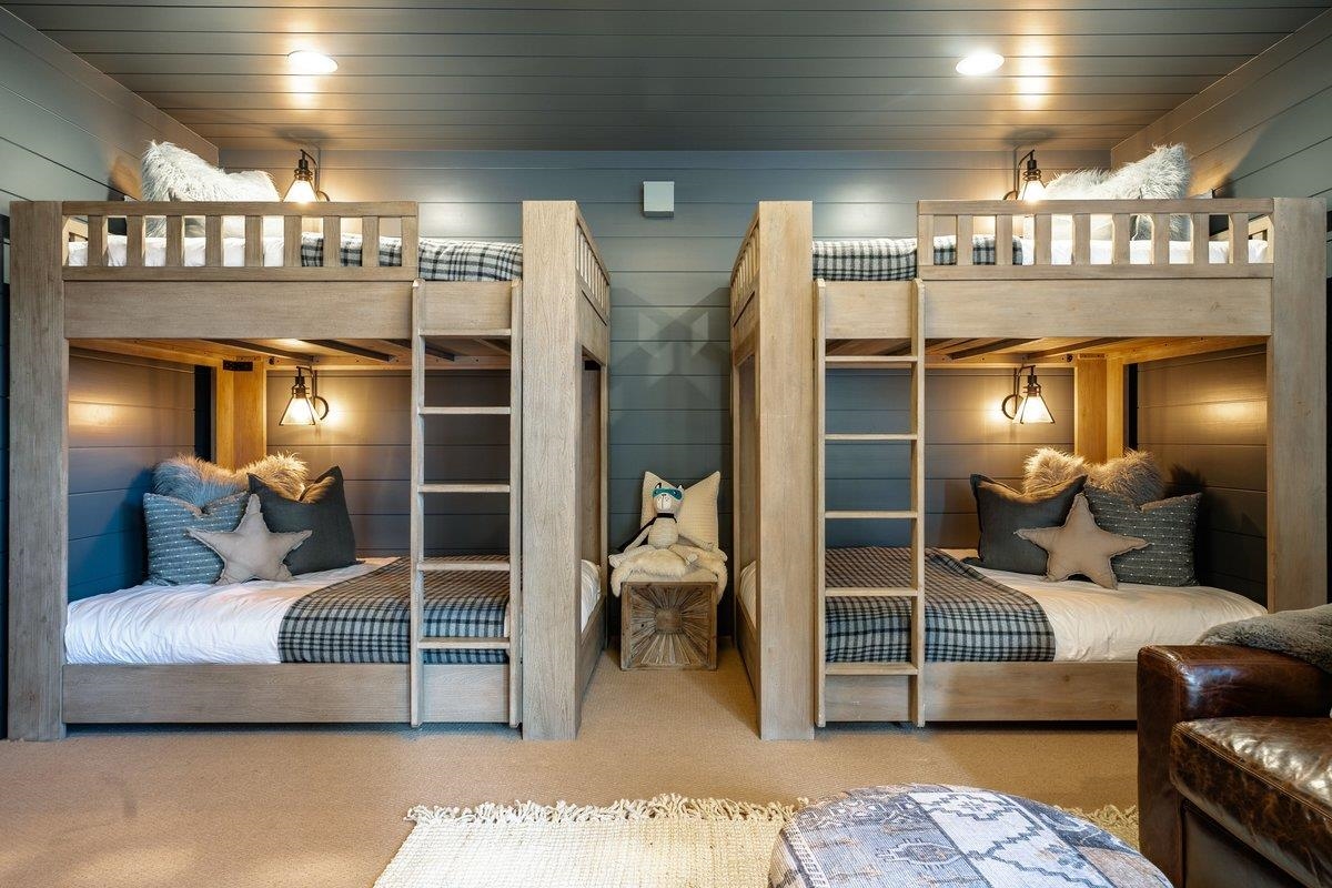 7401 Larkspur Lane, Truckee, CA, 96161