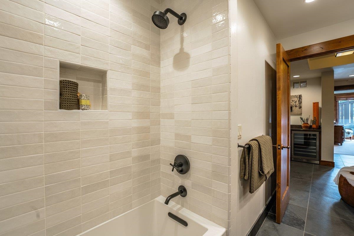 7401 Larkspur Lane, Truckee, CA, 96161