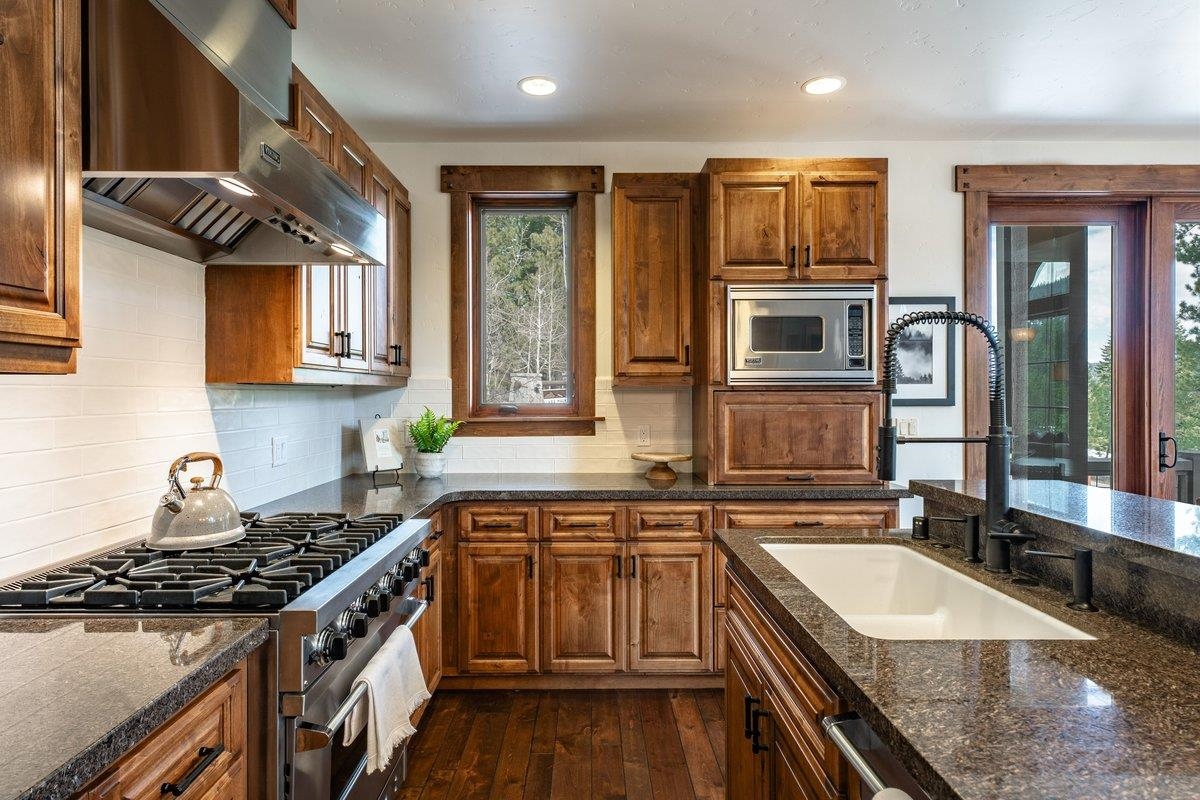 7401 Larkspur Lane, Truckee, CA, 96161