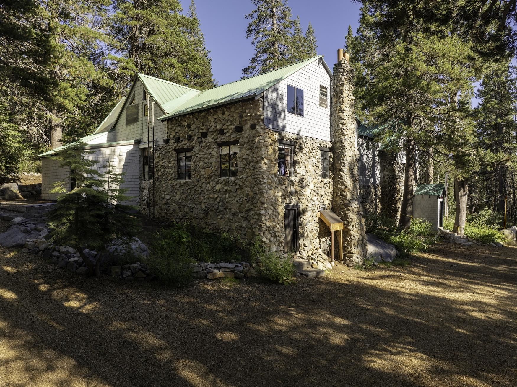 10111 Bunny Hill Road, Soda Springs, CA, 95728