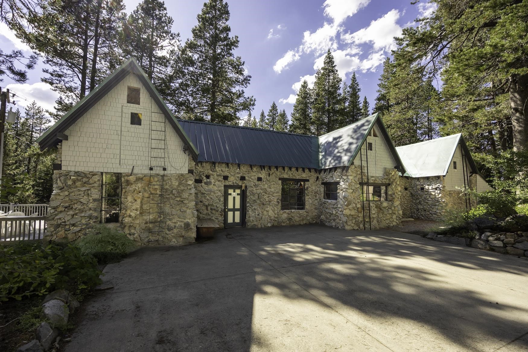 10111 Bunny Hill Road, Soda Springs, CA, 95728