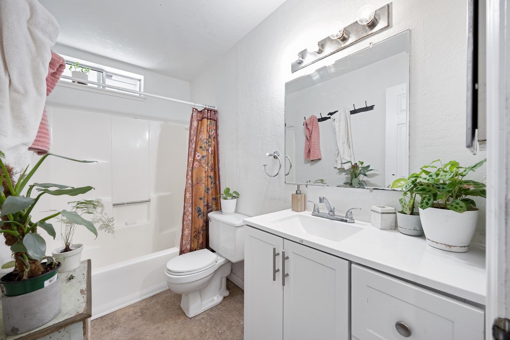 10111 Bunny Hill Road, Soda Springs, CA, 95728