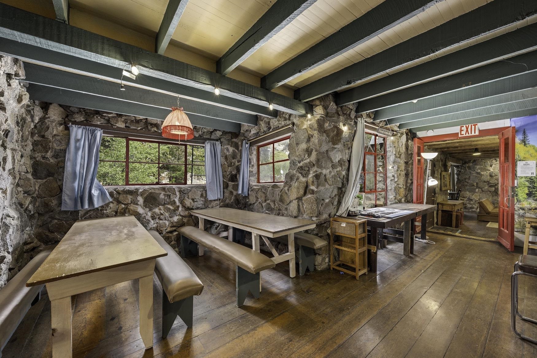 10111 Bunny Hill Road, Soda Springs, CA, 95728