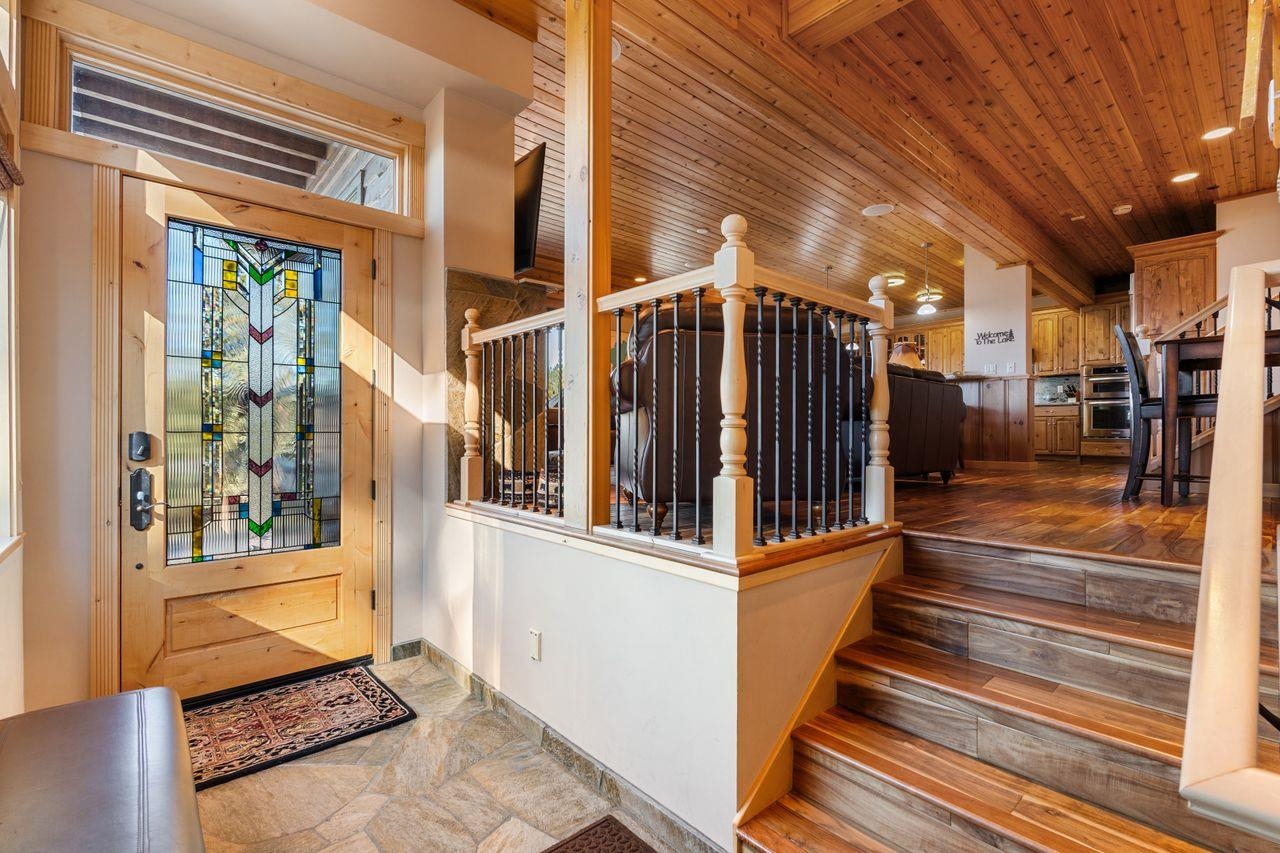 7211 North Lake Boulevard