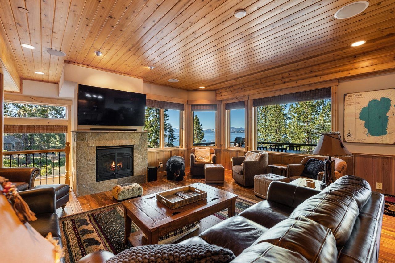 7211 North Lake Boulevard