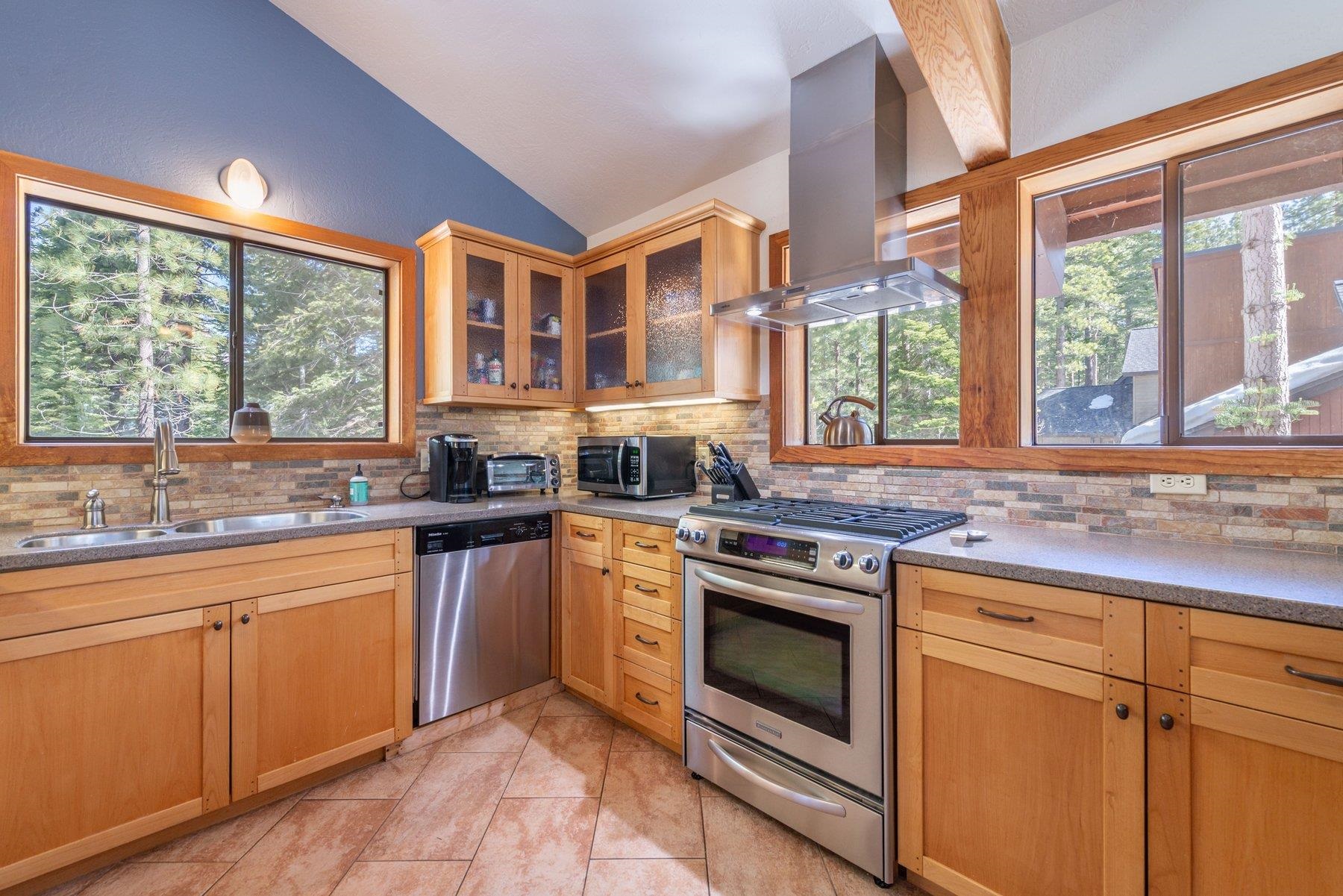 12317 Bennett Flat Road, Truckee, CA, 96161