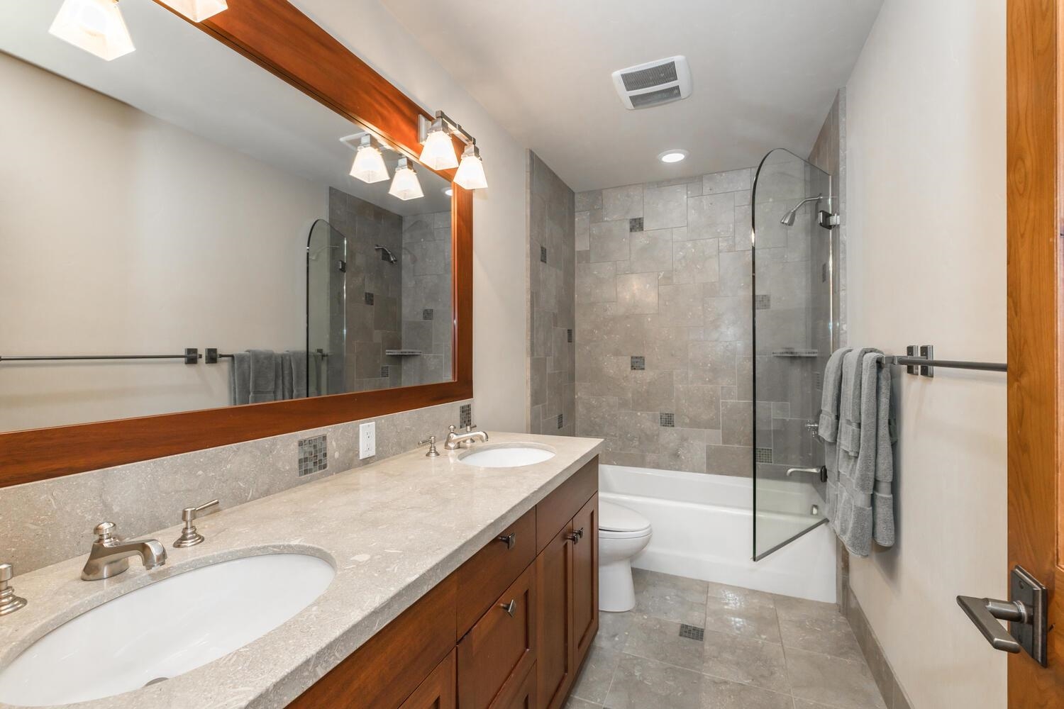 11221 Skislope Way, Truckee, CA, 96161