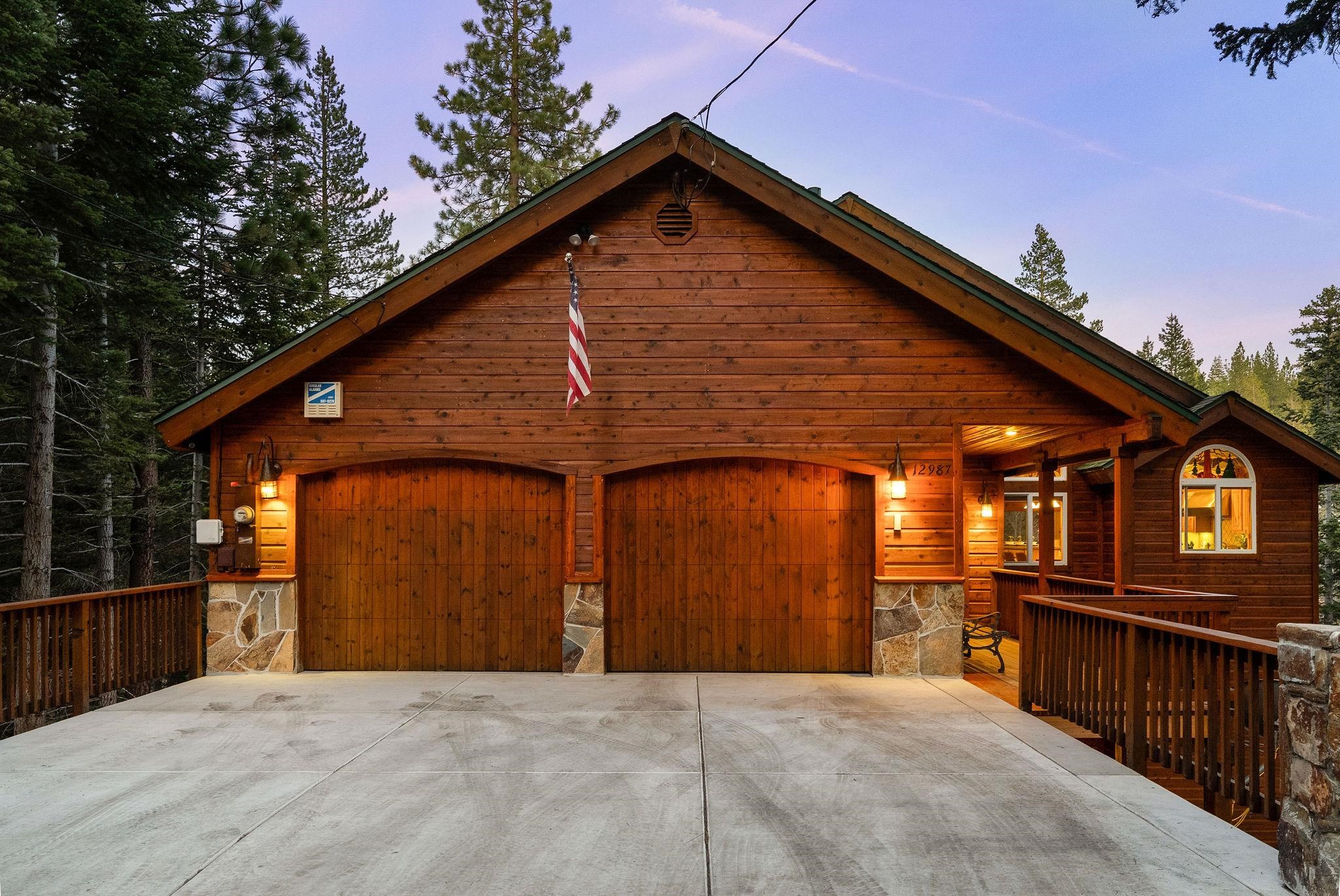 12987 Hillside Drive, Truckee, CA, 96161
