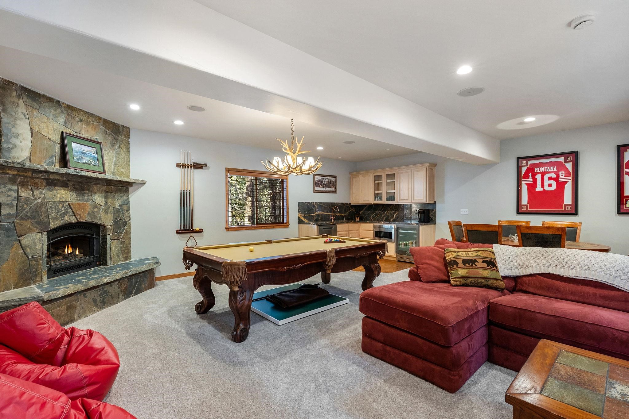 12987 Hillside Drive, Truckee, CA, 96161