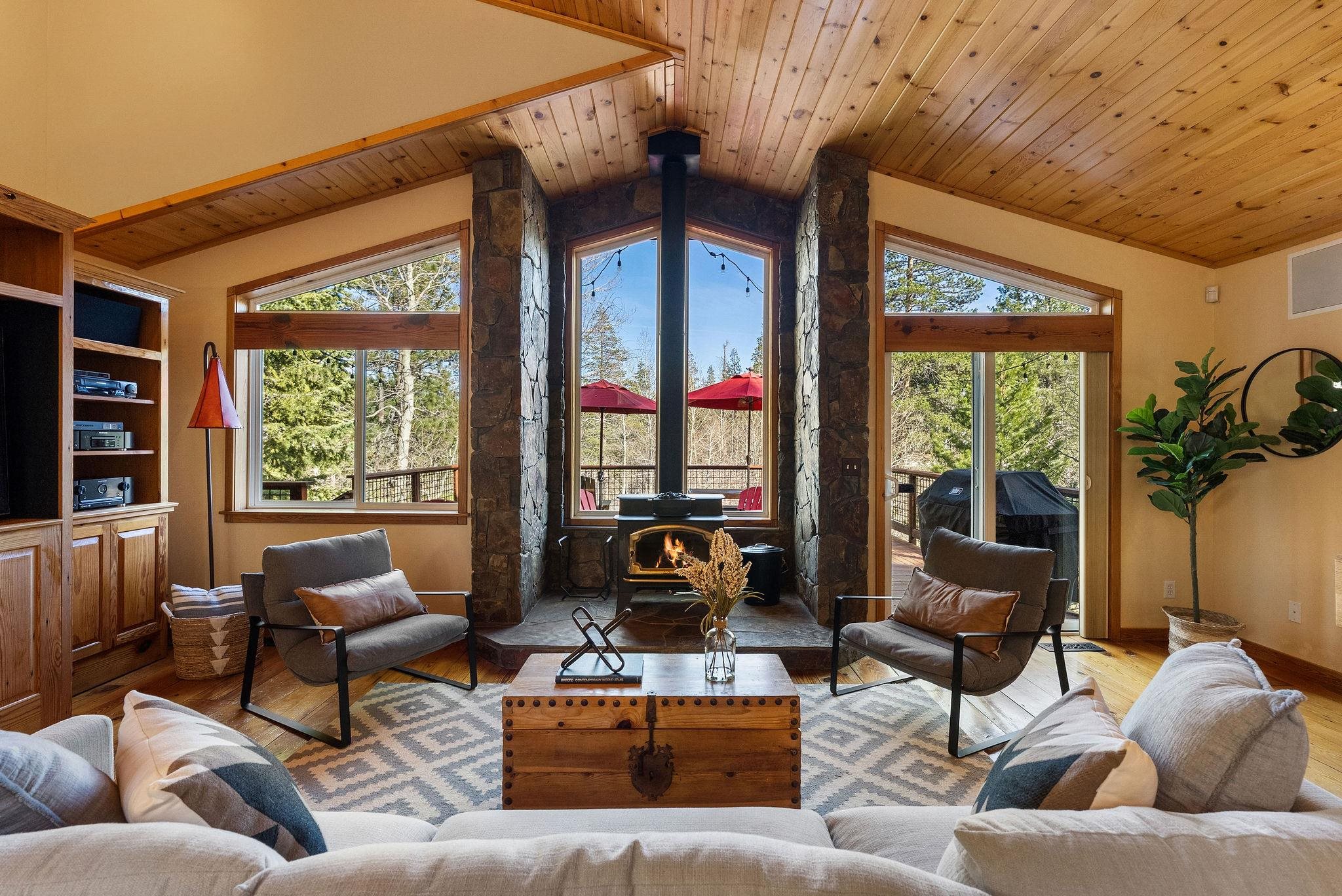 12987 Hillside Drive, Truckee, CA, 96161