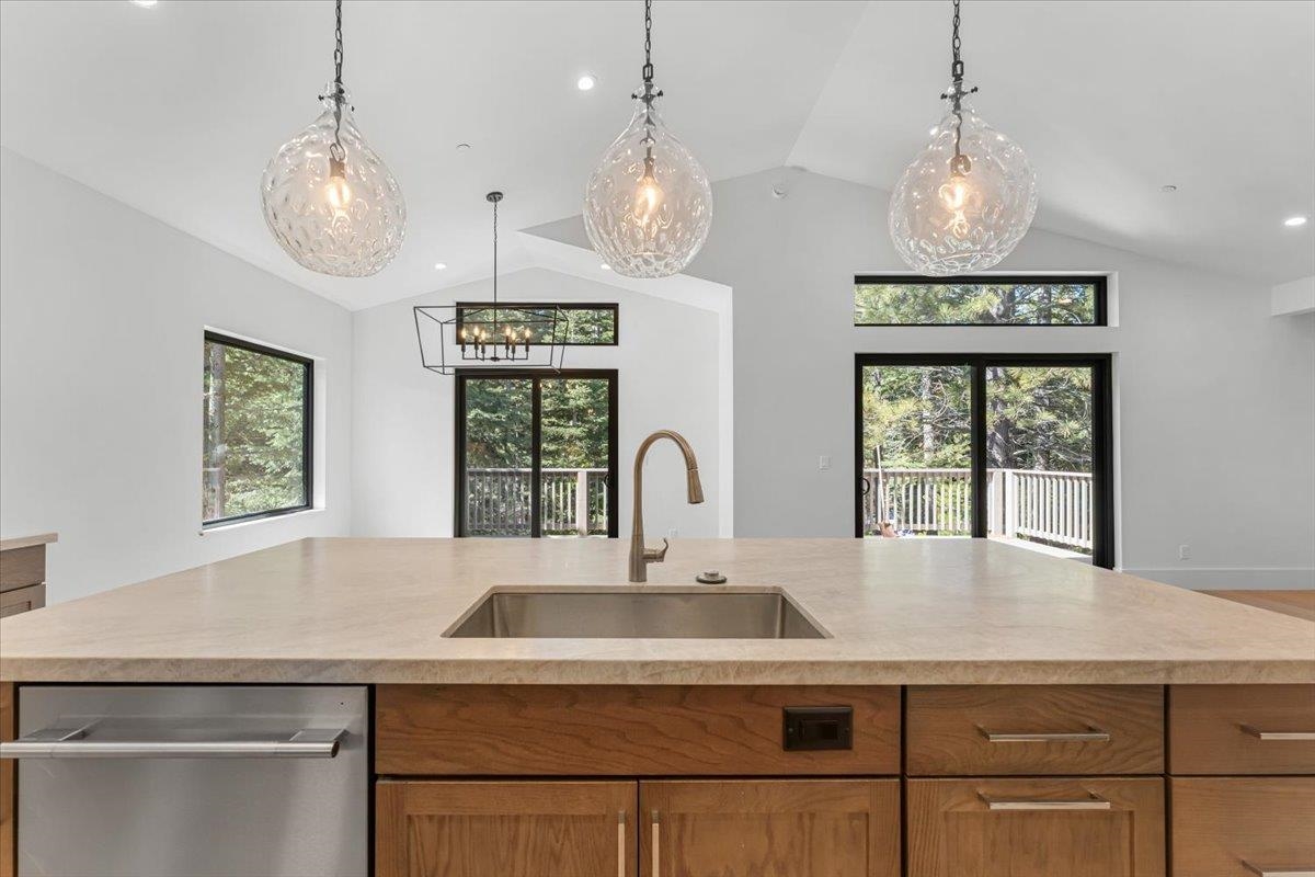 7132 8th Avenue, Tahoma, CA, 96142