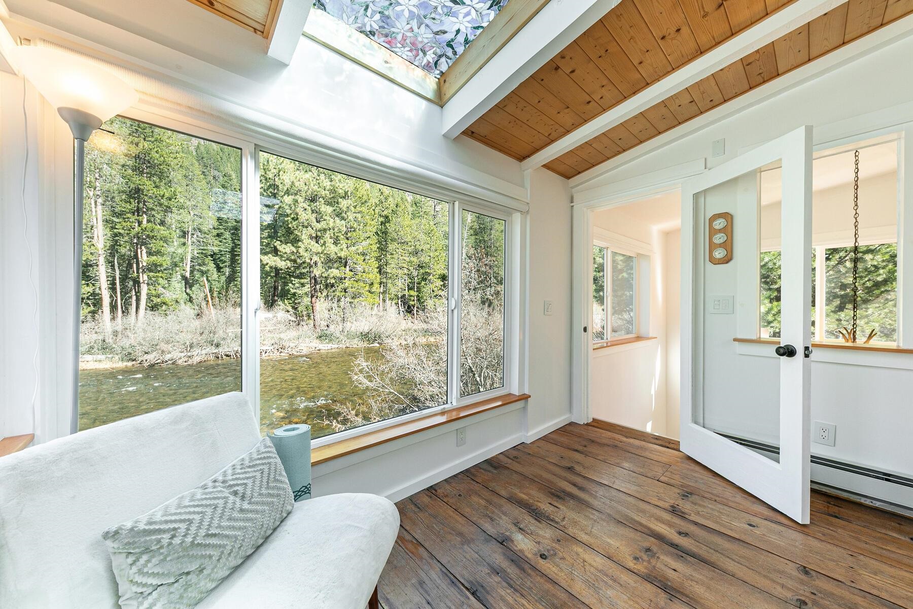 7594 + 7598 River Road