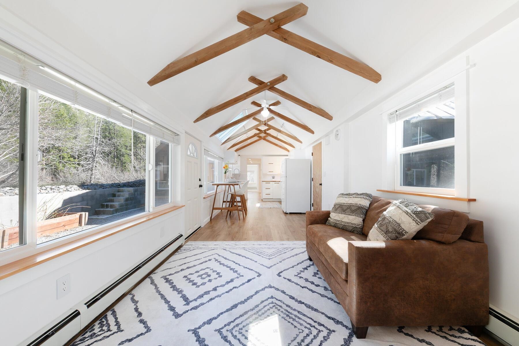 7594 + 7598 River Road