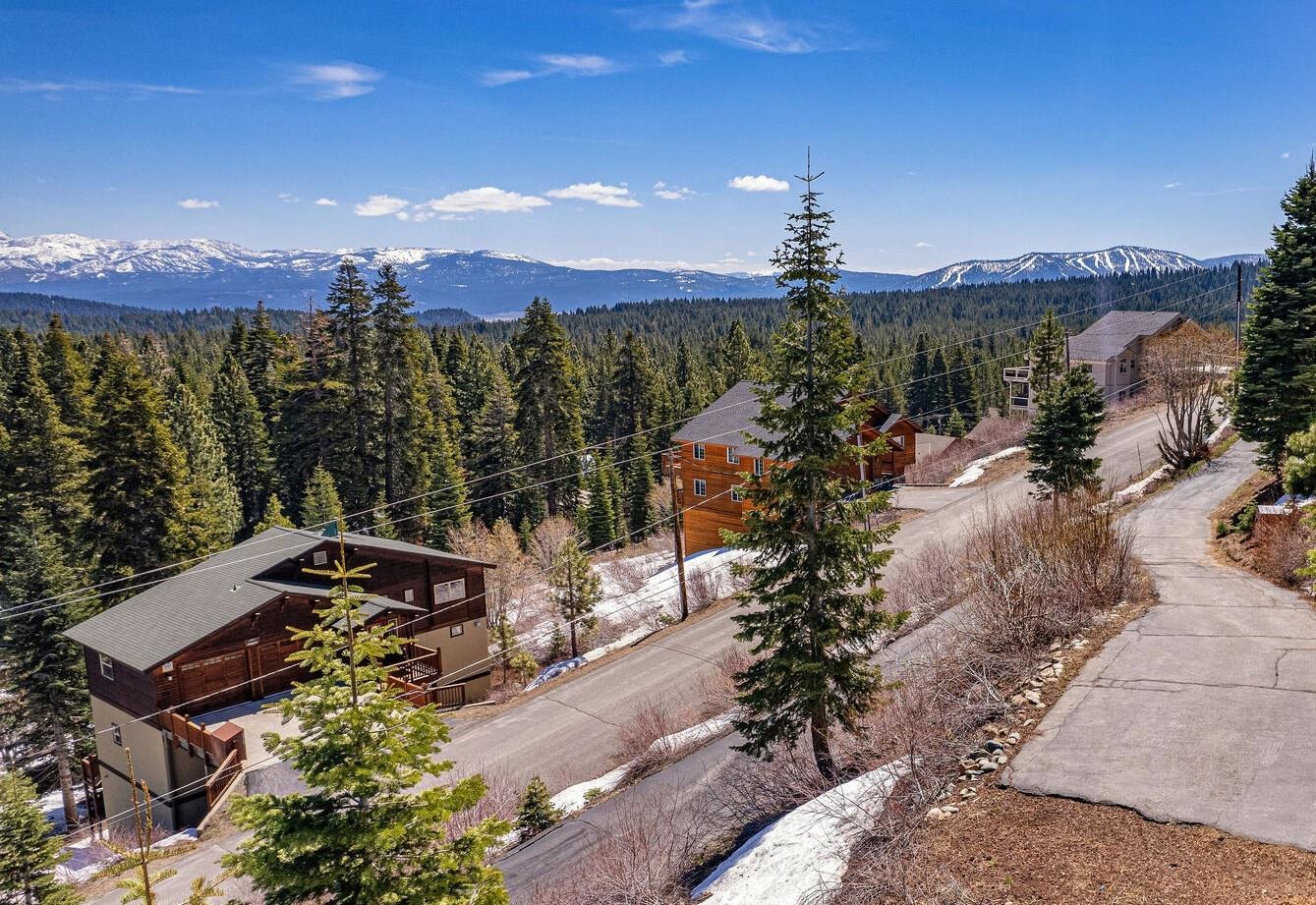 11910 Rhineland Avenue, Truckee, CA, 96161-0000