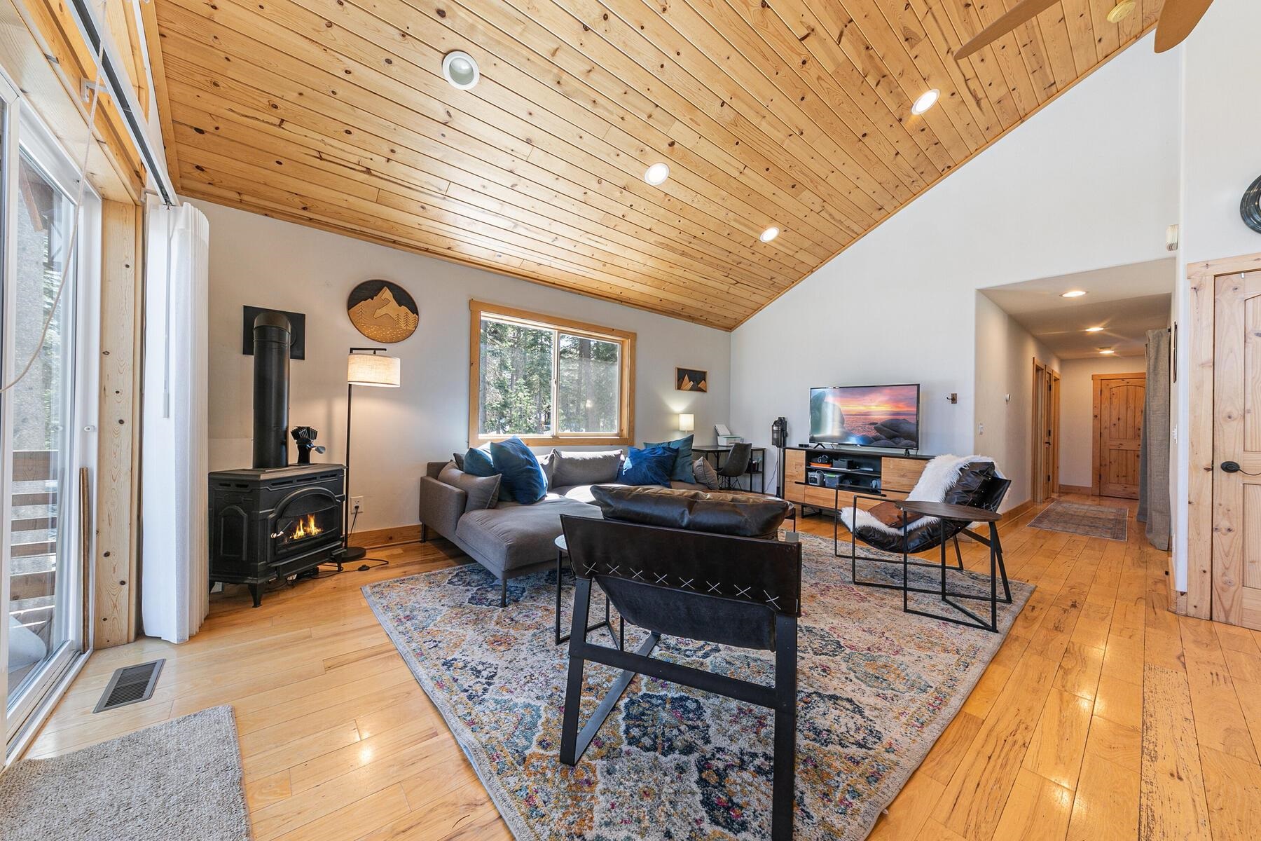 6192 Serene Road, Soda Springs, CA, 95724