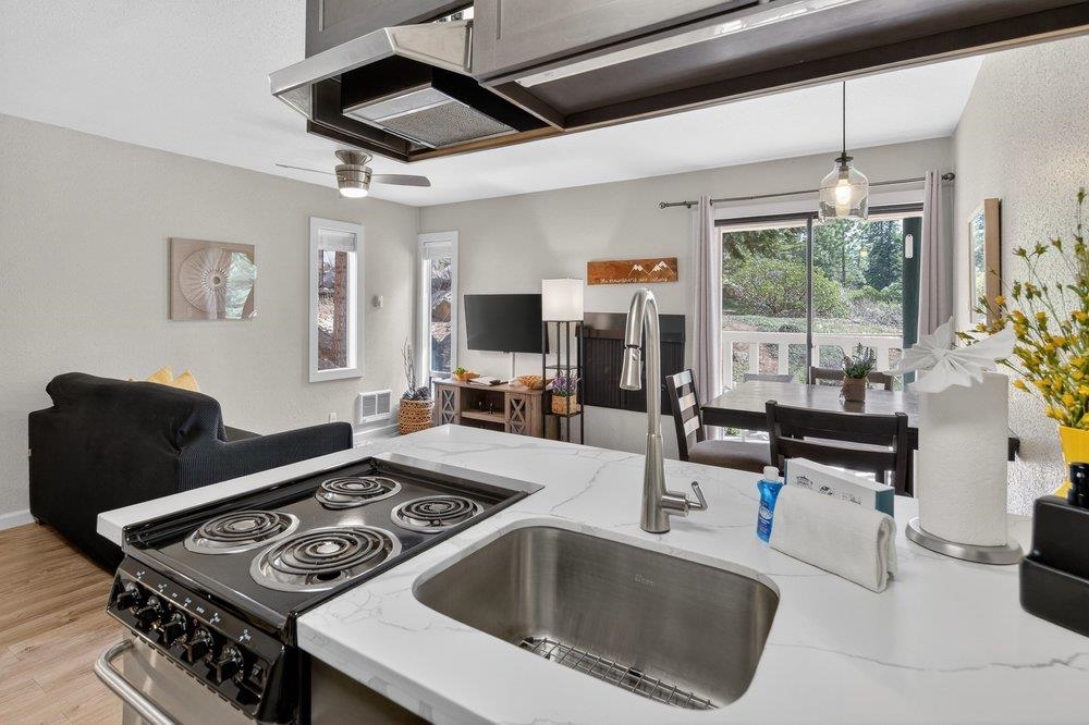 1300 Regency Way UNIT 28, Tahoe Vista, CA, 96148