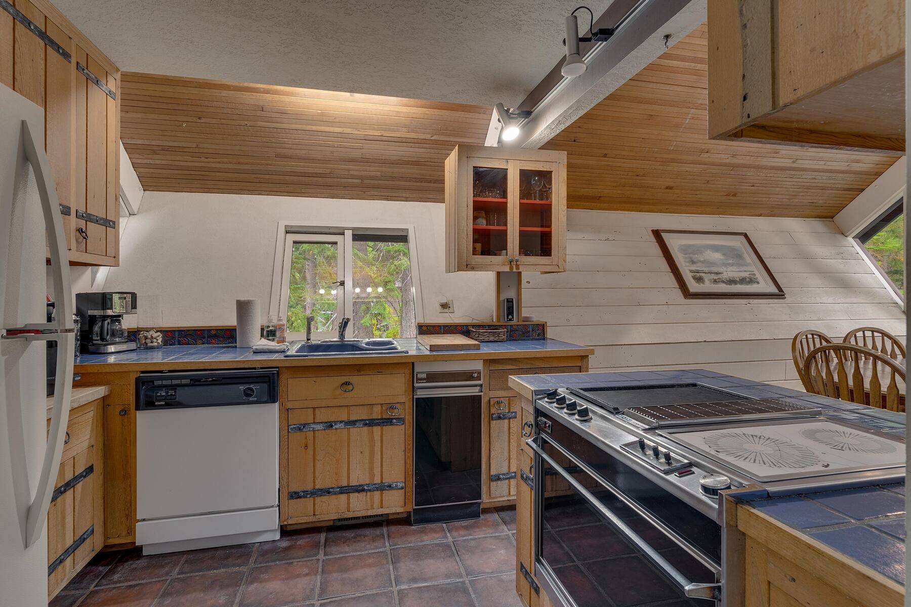 295 Snowbird Loop, Tahoma, CA, 96142