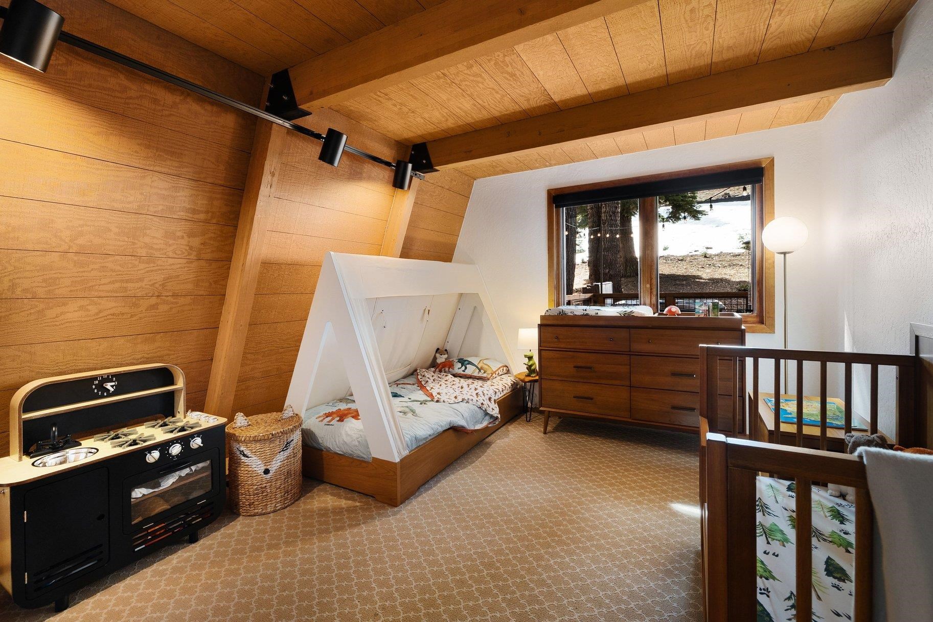 14075 Herringbone Way, Truckee, CA, 96161