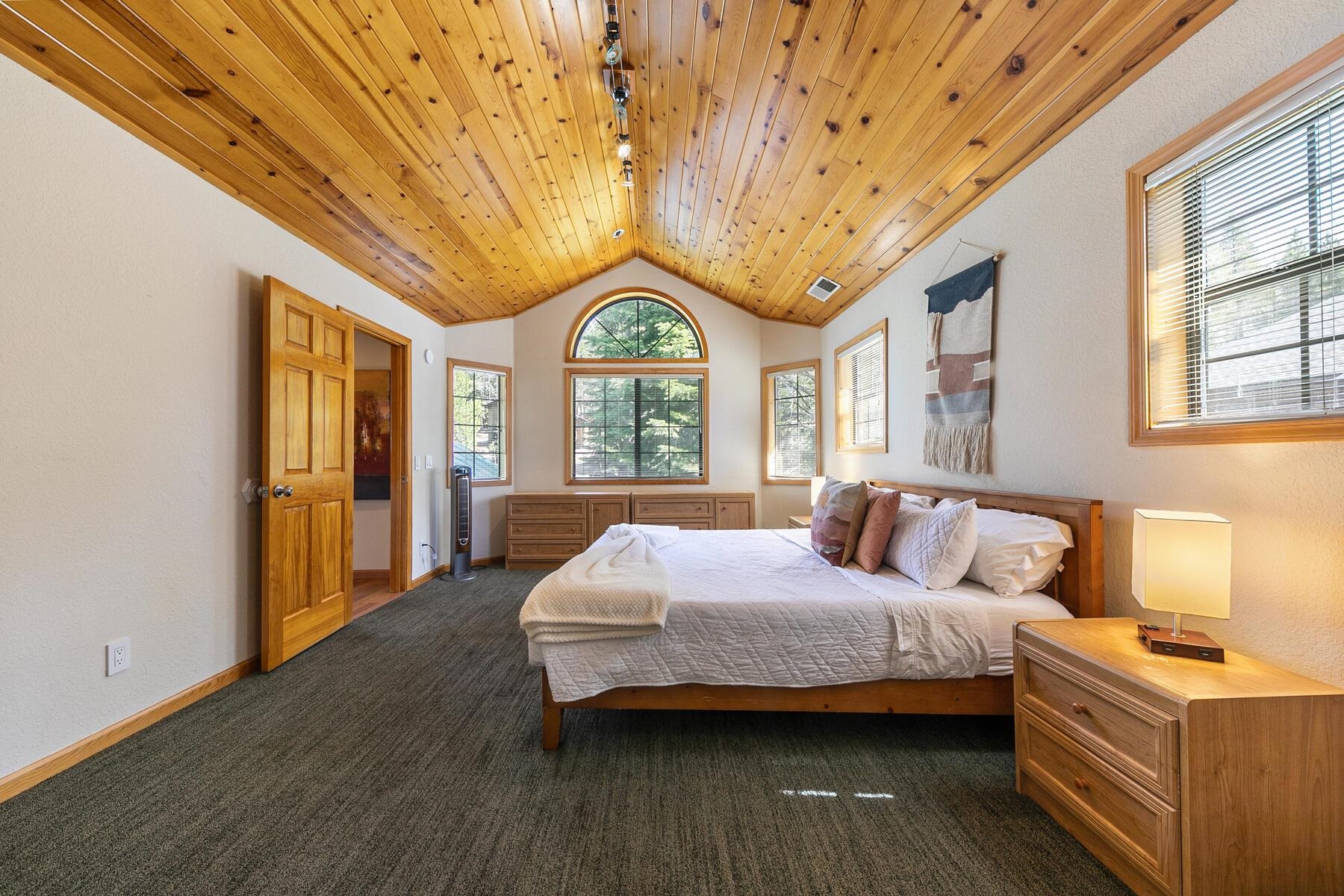 11654 Lausanne Way, Truckee, CA, 96161