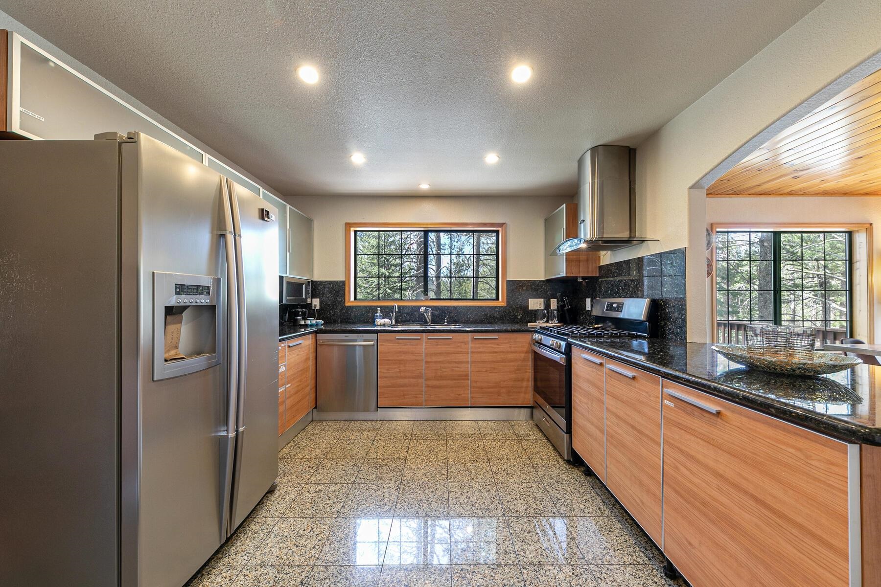 11654 Lausanne Way, Truckee, CA, 96161